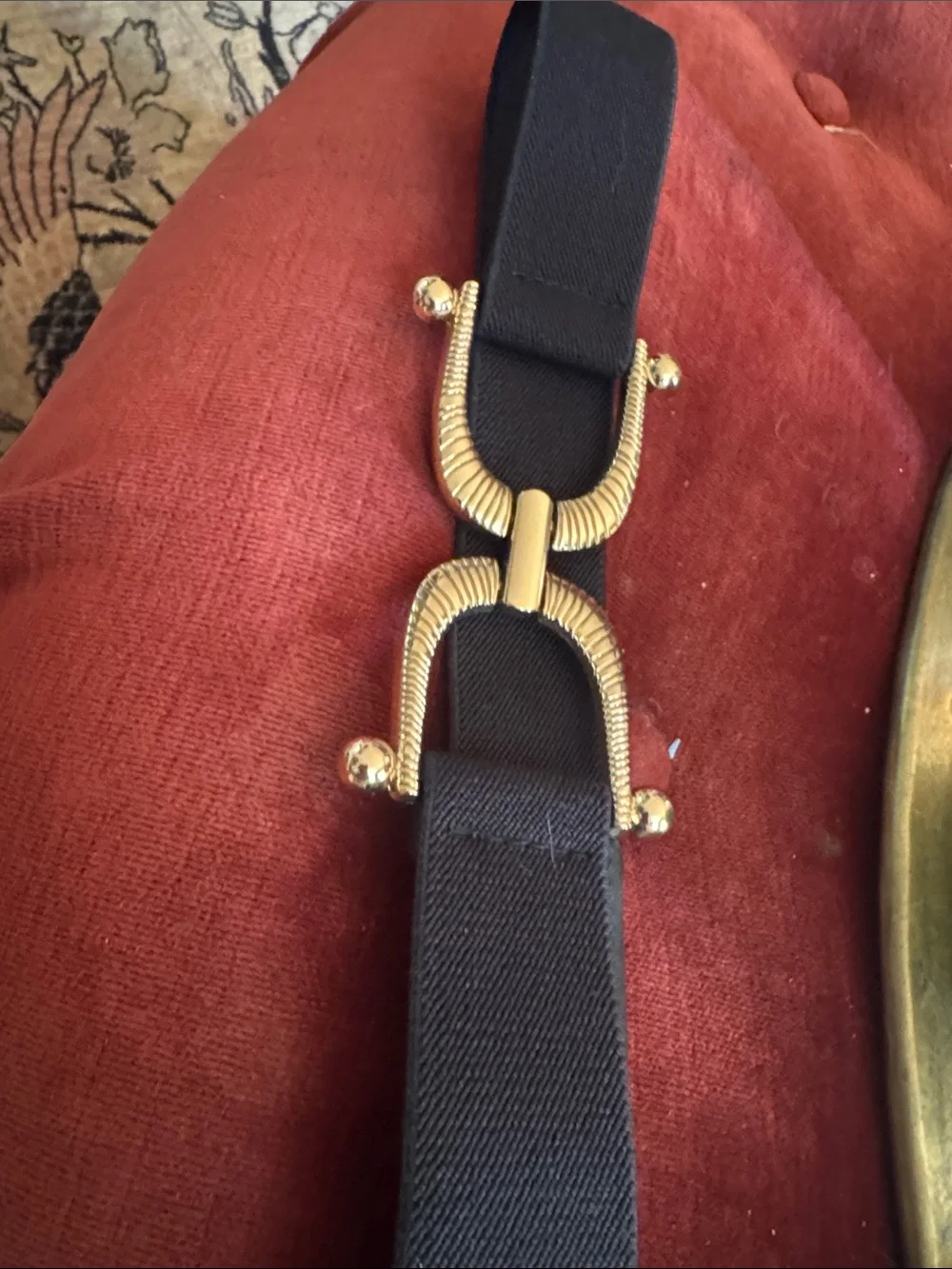 Source Unknown Black Elastic Belt with Decorative Gold Clasp
